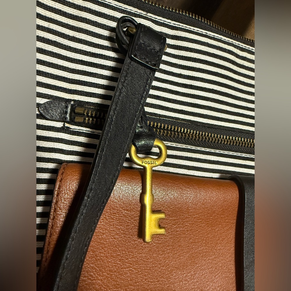 Fossil Striped Tote Bag with Tan Accents - Picture 5 of 6
